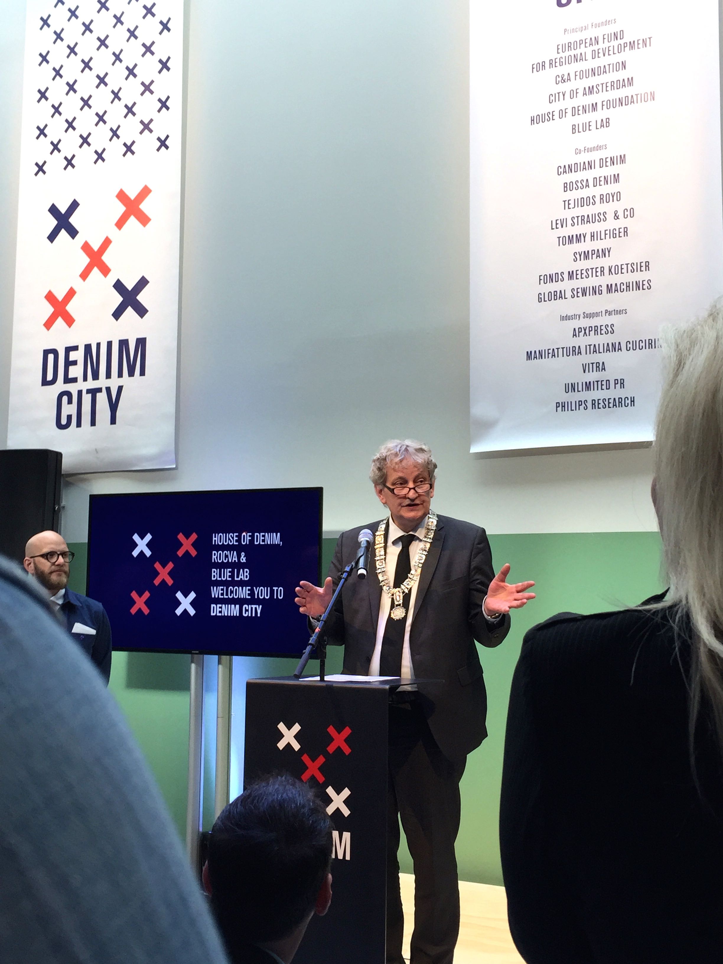 Mayor of Amsterdam officially opens Denim City.