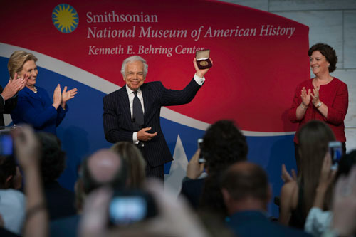 Ralph Lauren receives James Smithson Bicentennial Award.